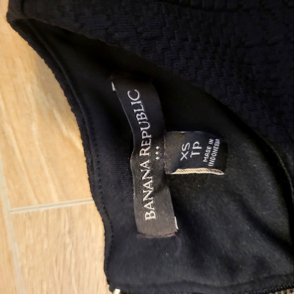 Sleeveless top - Picture 3 of 3